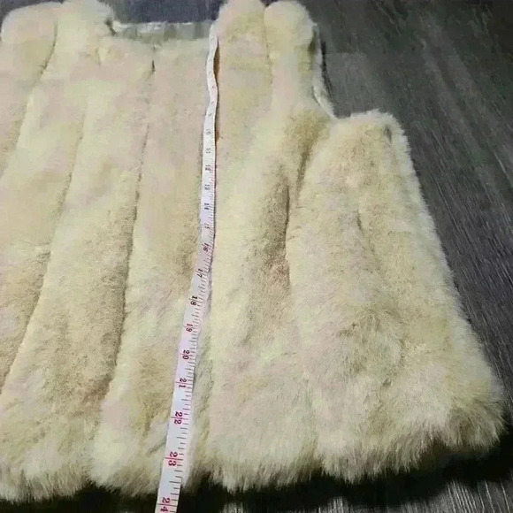 Super soft & comfy Y2K Bratz style light tam /  cream faux fur vest with zipper - Picture 13 of 15